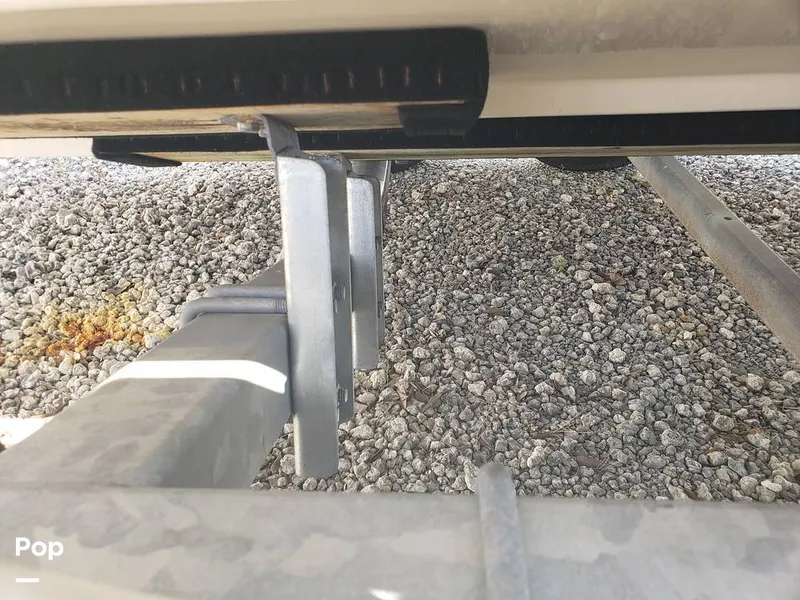 Slide: The Image of Sea Ray 220 Sundeck 2010 - 15706552