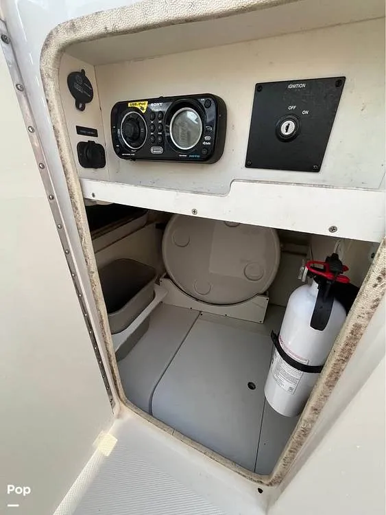 Slide: The Image of Sea Ray 220 Sundeck 2010 - 15684481