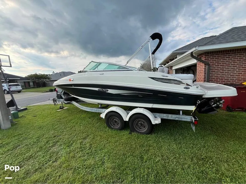 Slide: The Image of Sea Ray 220 Sundeck 2010 - 15684485