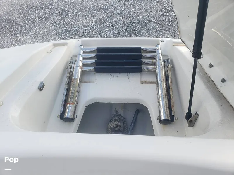 Slide: The Image of Sea Ray 220 Sundeck 2010 - 15706577