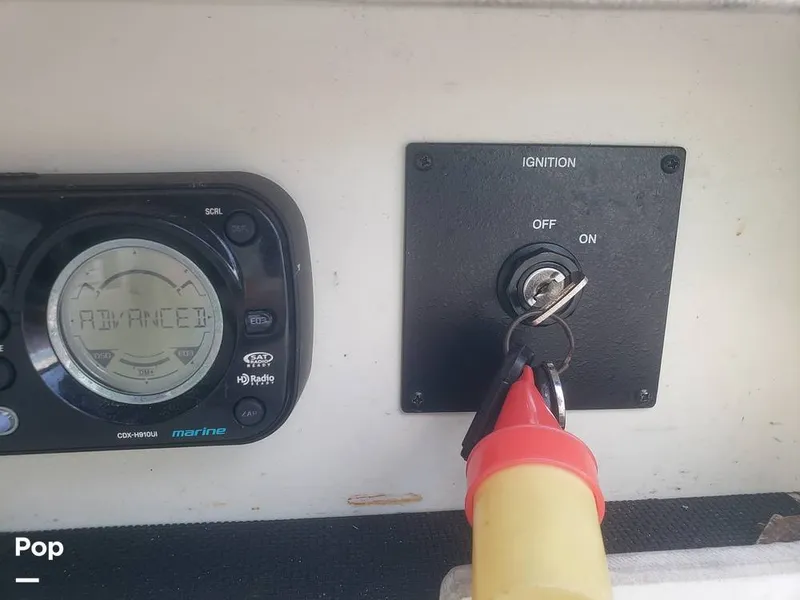 Slide: The Image of Sea Ray 220 Sundeck 2010 - 15706579