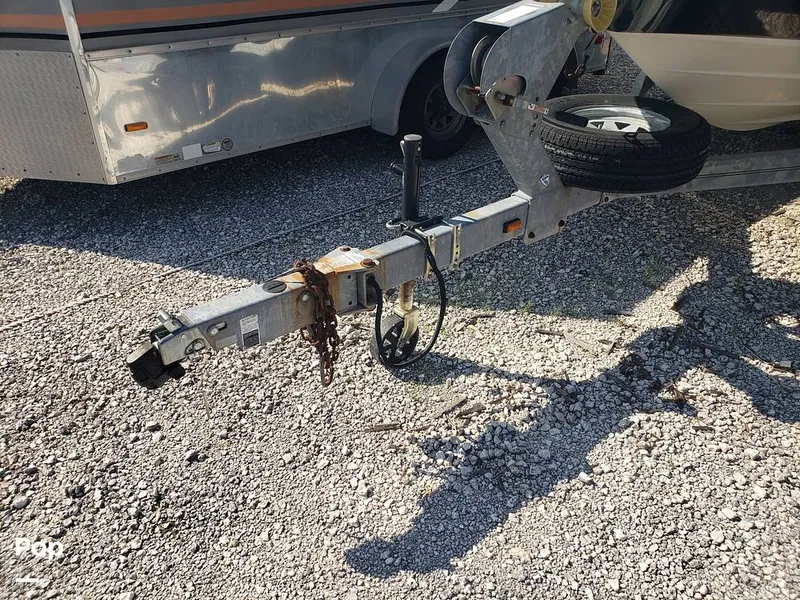 Slide: The Image of Sea Ray 220 Sundeck 2010 - 15706539