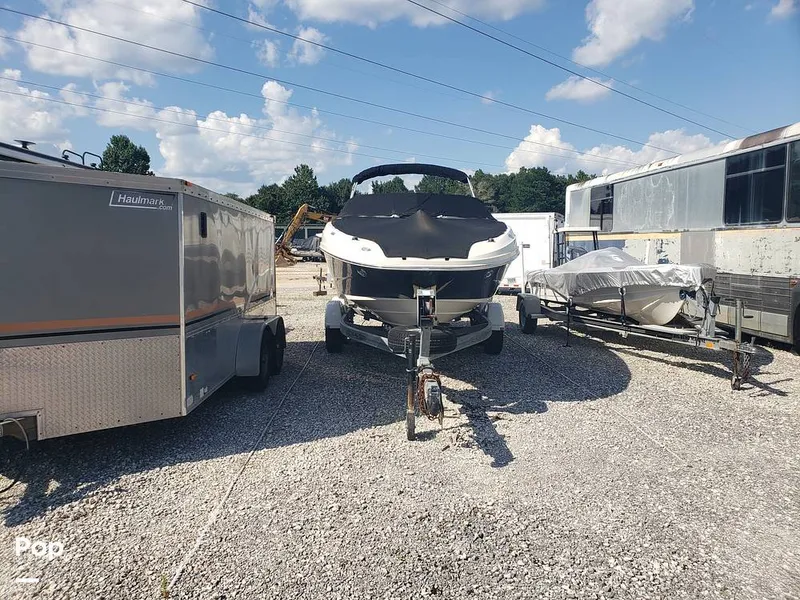 Slide: The Image of Sea Ray 220 Sundeck 2010 - 15706538