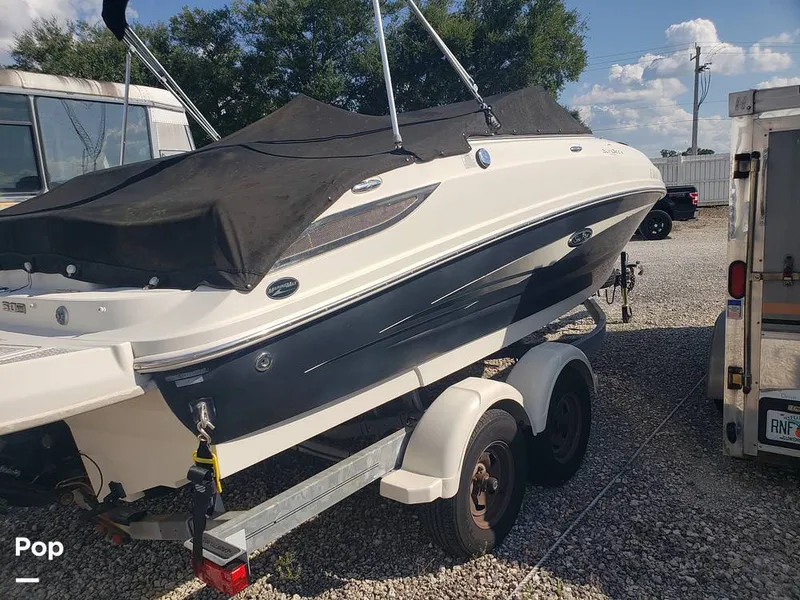 Slide: The Image of Sea Ray 220 Sundeck 2010 - 15706542
