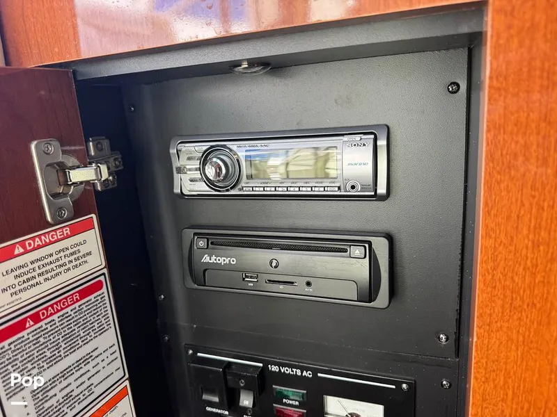 Slide: The Image of Sea Ray 280 Sundancer 2013 - 16190261