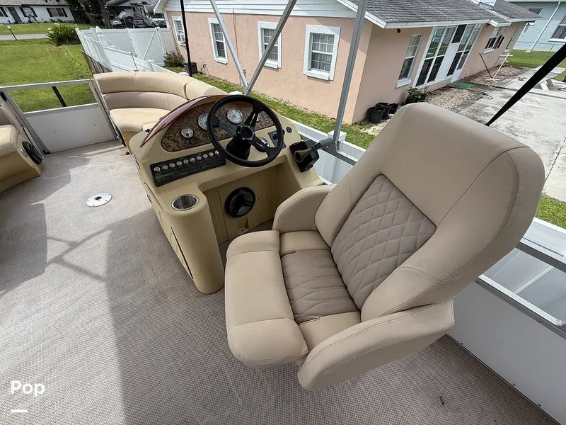 Slide: The Image of Lexington 625 2020 - 15874997