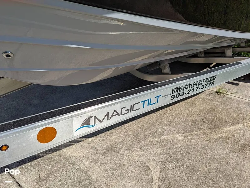 Slide: The Image of Sea Chaser 23LX 2023 - 15775014