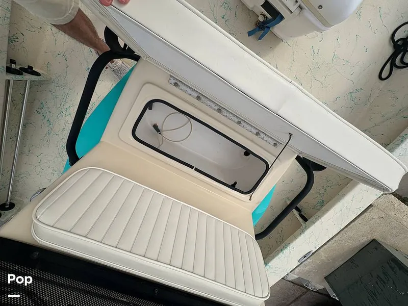 Slide: The Image of Passenger Seat With Backrest/live Well/bait Well - 15919377