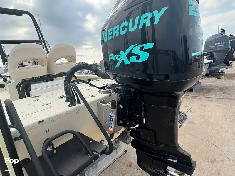 Slide: The Image of Mercury 250hp Engine - 15919361