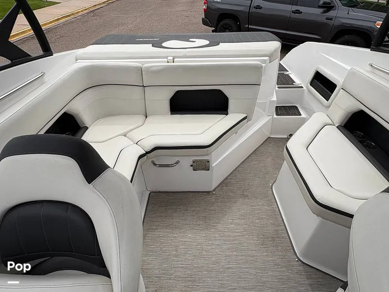 Slide: The Image of Rinker Q5 2018 - 15853092