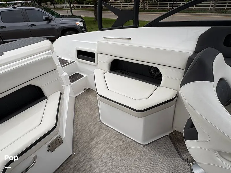 Slide: The Image of Rinker Q5 2018 - 15853093