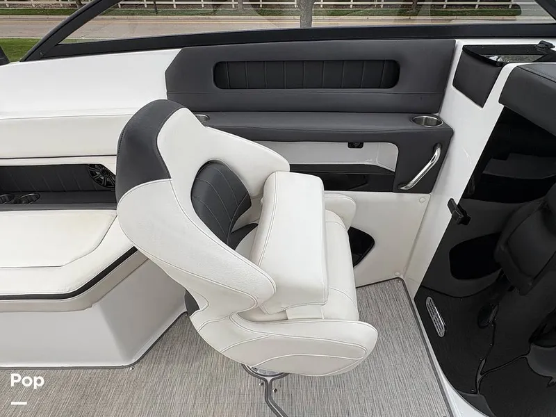 Slide: The Image of Rinker Q5 2018 - 15853094