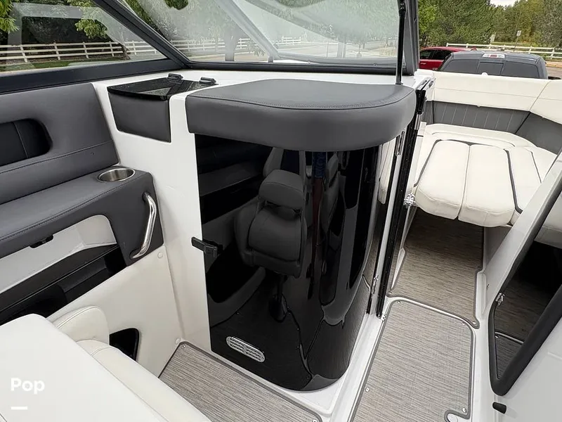 Slide: The Image of Rinker Q5 2018 - 15853095