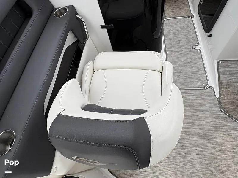 Slide: The Image of Rinker Q5 2018 - 15853098