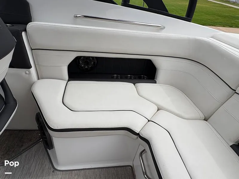 Slide: The Image of Rinker Q5 2018 - 15853100