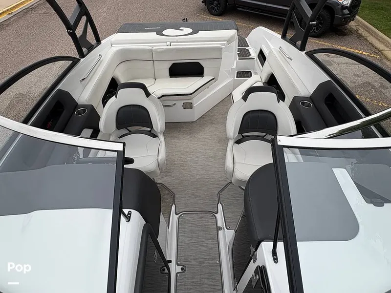 Slide: The Image of Rinker Q5 2018 - 15853116