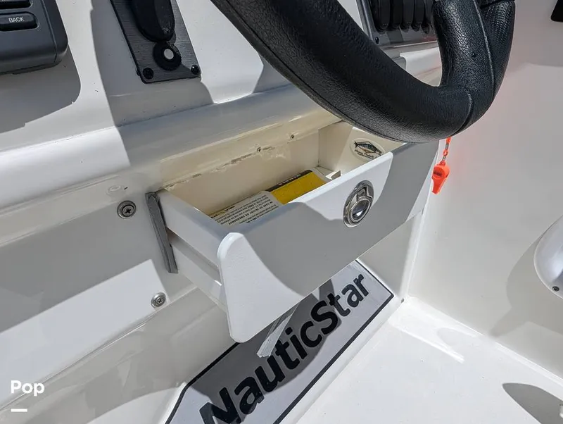 Slide: The Image of NauticStar 203DC 2016 - 15711699