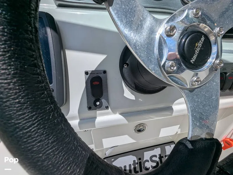 Slide: The Image of NauticStar 203DC 2016 - 15711725