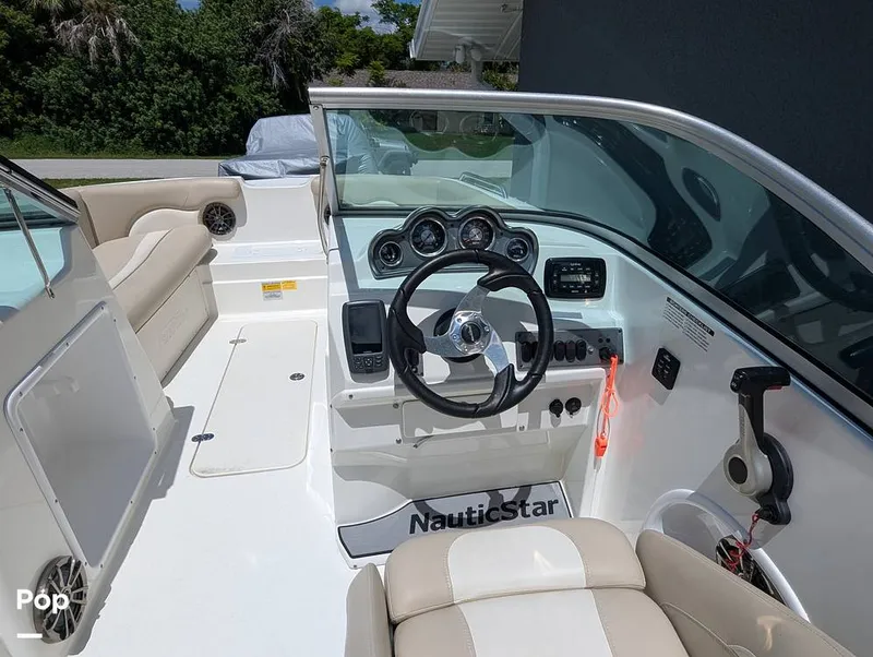 Slide: The Image of NauticStar 203DC 2016 - 15711689