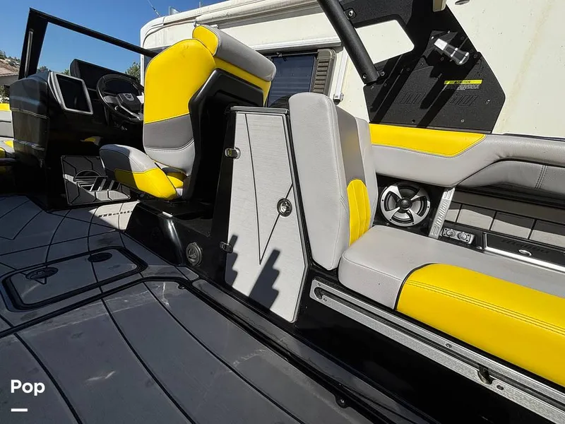 Slide: The Image of Malibu Wakesetter 25 lsv 2020 - 15819697