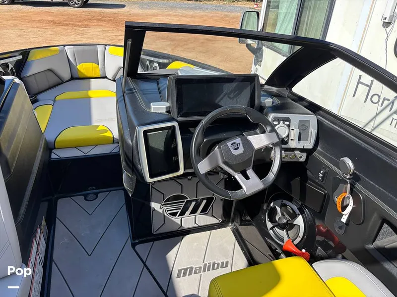 Slide: The Image of Malibu Wakesetter 25 lsv 2020 - 15819715