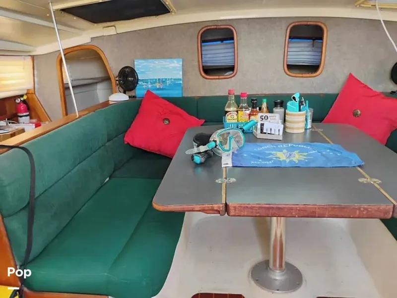 Slide: The Image of Spacious Interior - 15691053