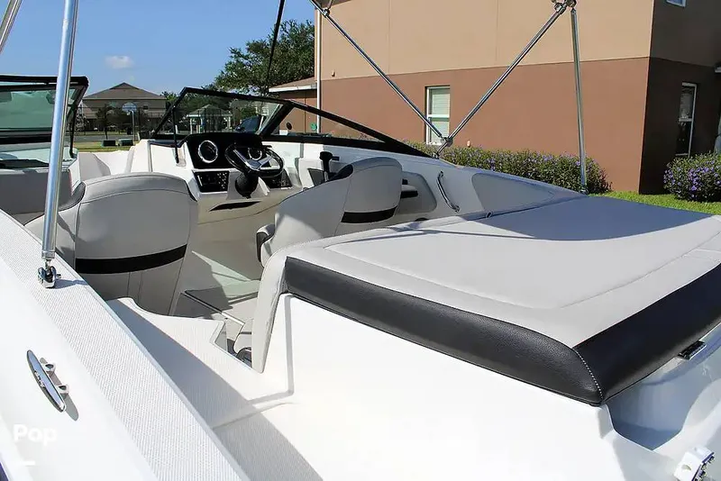 Slide: The Image of Sea Ray SPX 190 2022 - 15755531