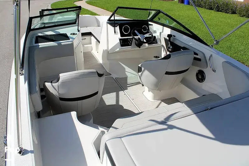 Slide: The Image of Sea Ray SPX 190 2022 - 15755536