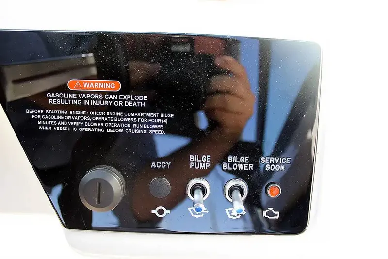 Slide: The Image of Sea Ray SPX 190 2022 - 15755557