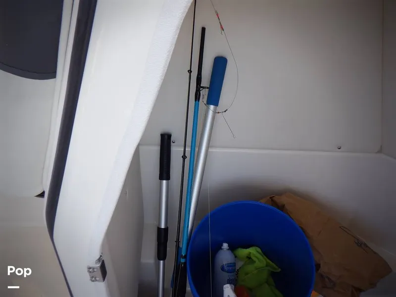 Slide: The Image of Bayliner DX 2200 2023 - 15766095