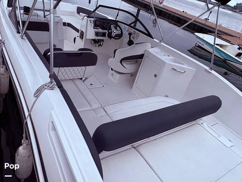 Slide: The Image of Bayliner DX 2200 2023 - 15718123