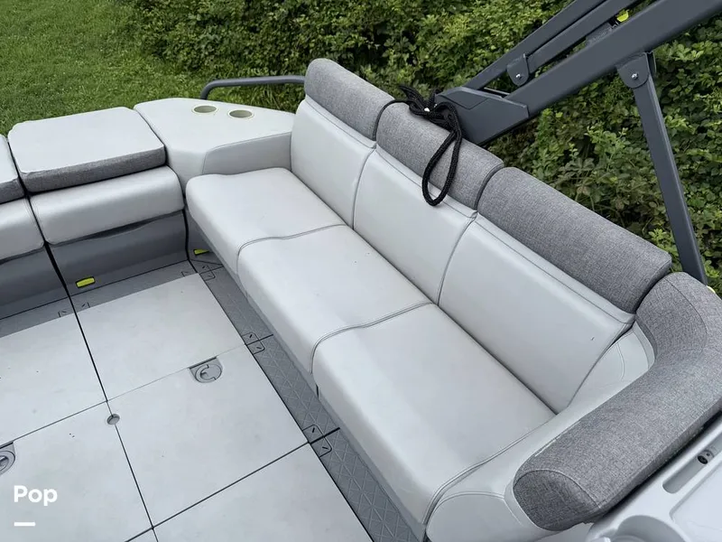 Slide: The Image of Sea-Doo Switch Cruise 21 2023 - 15733909