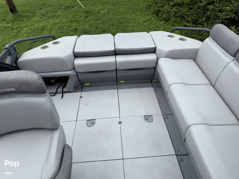 Slide: The Image of Sea-Doo Switch Cruise 21 2023 - 15733910