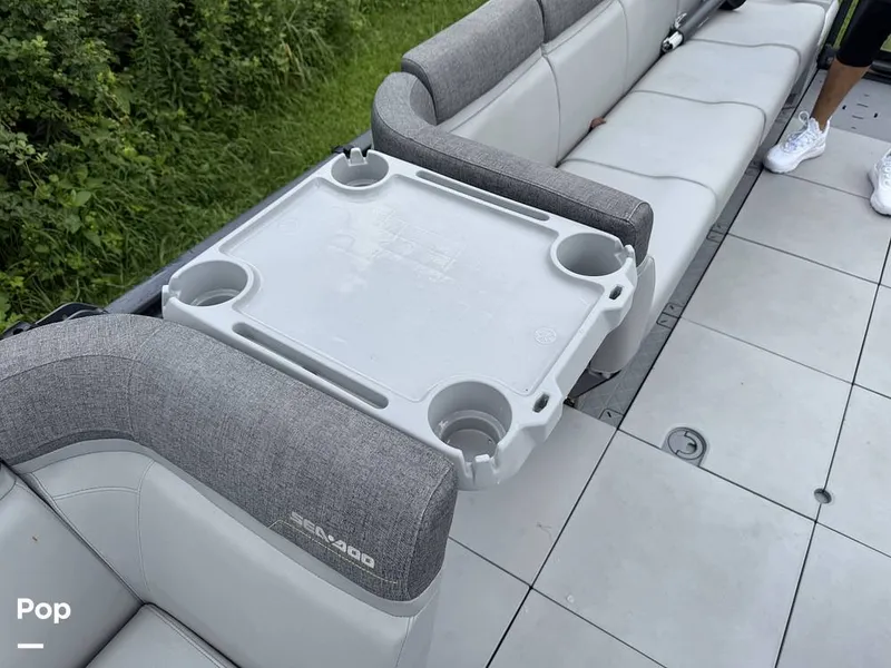 Slide: The Image of Sea-Doo Switch Cruise 21 2023 - 15733920