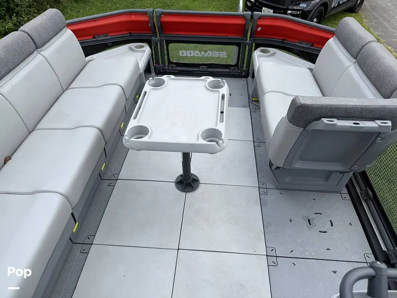 Slide: The Image of Sea-Doo Switch Cruise 21 2023 - 15733922