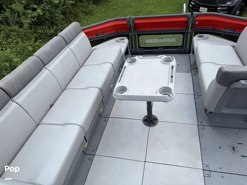 Slide: The Image of Sea-Doo Switch Cruise 21 2023 - 15733926