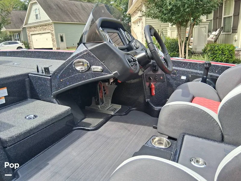 Slide: The Image of Triton 18 TRX 2022 - 15912665