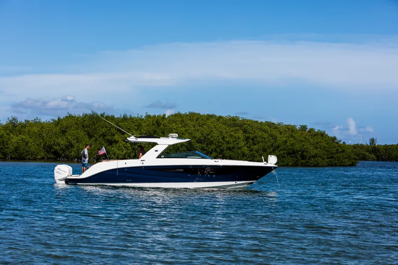 Slide: The Image of Sea Ray SLX 400 Outboard 2026 - 1