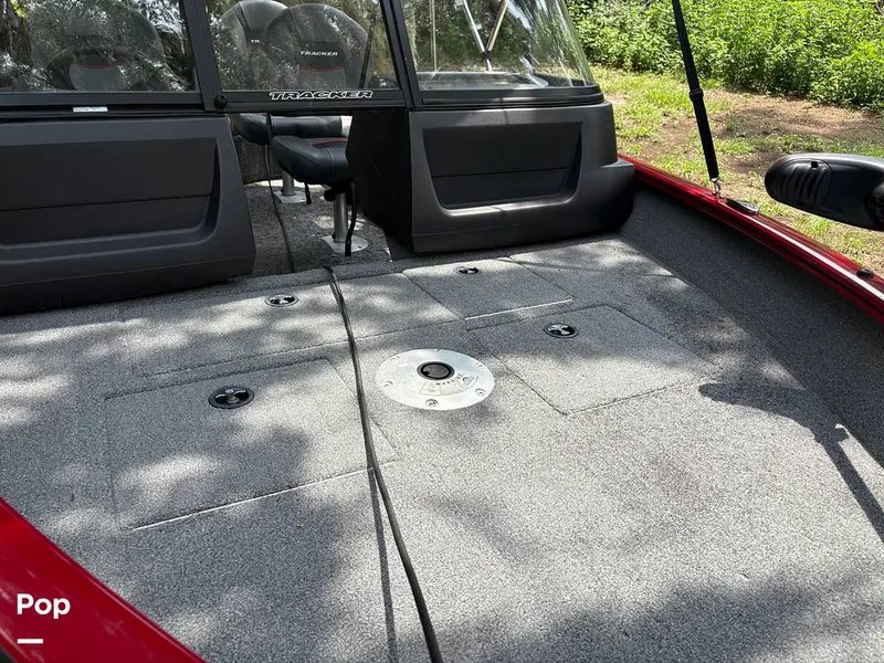 Slide: The Image of Tracker Pro Guide V16 SC 2024 - 15777893