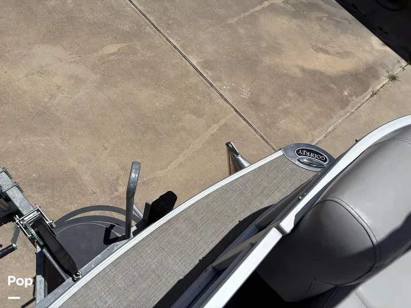 Slide: The Image of Aqua 235 SB 2020 - 15710352