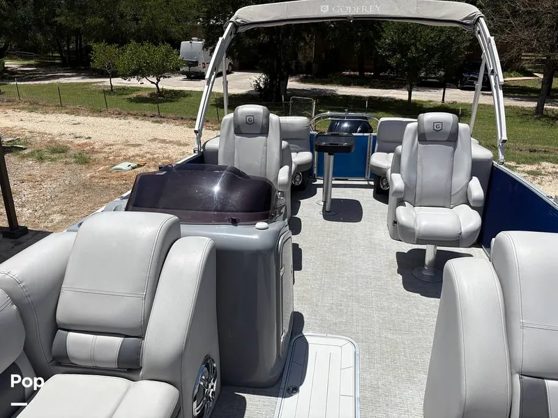 Slide: The Image of Aqua 235 SB 2020 - 15710357