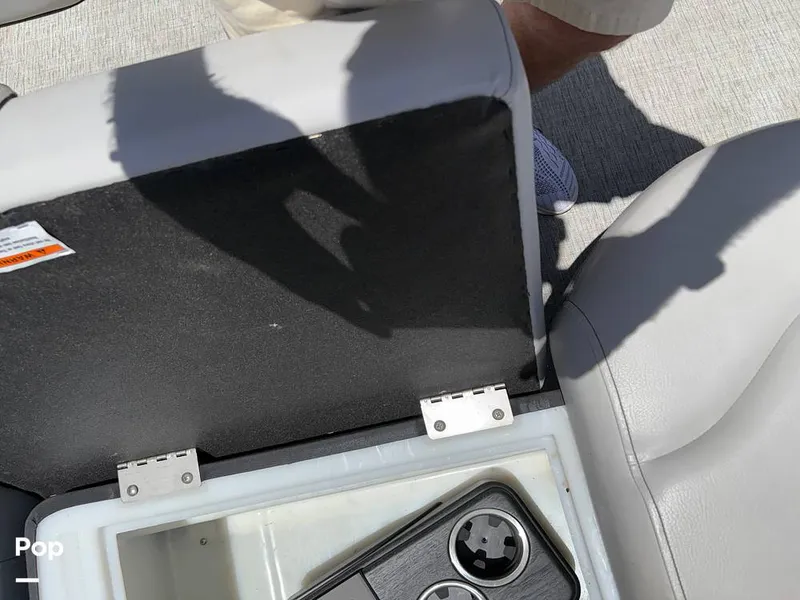 Slide: The Image of Aqua 235 SB 2020 - 15710358