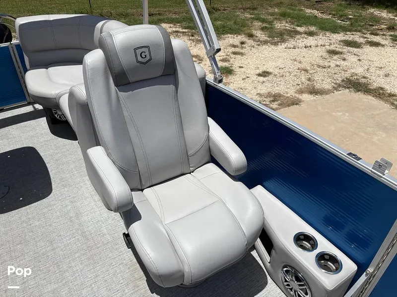 Slide: The Image of Co Captain Seat - 15710366