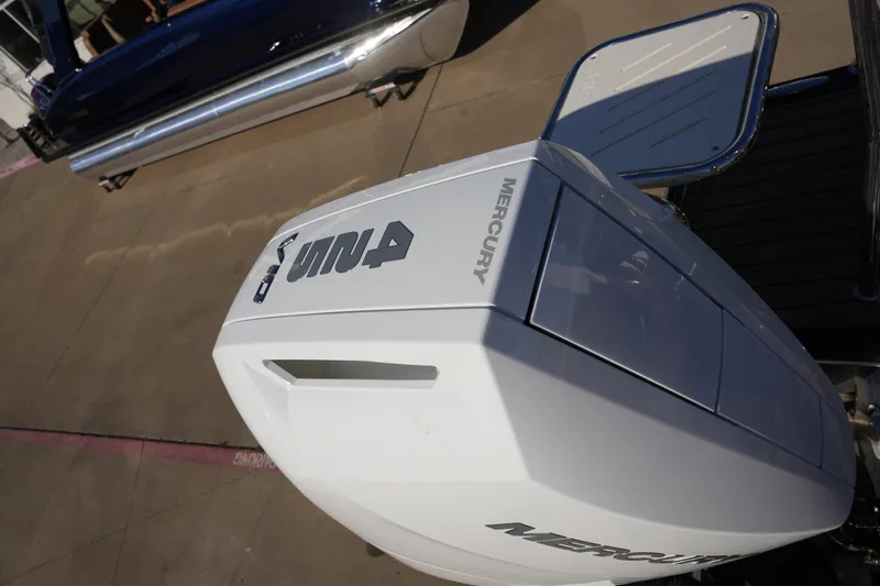 Slide: The Image of Harris Grand Mariner 250 2026 - 10