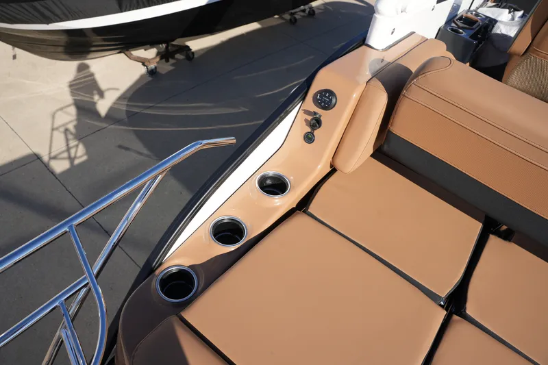 Slide: The Image of Harris Grand Mariner 250 2026 - 13
