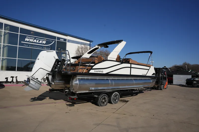 Slide: The Image of Harris Grand Mariner 250 2026 - 2