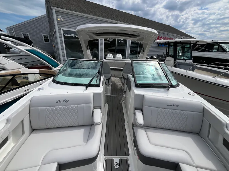 Slide: The Image of Sea Ray SLX 310 Outboard 2026 - 22