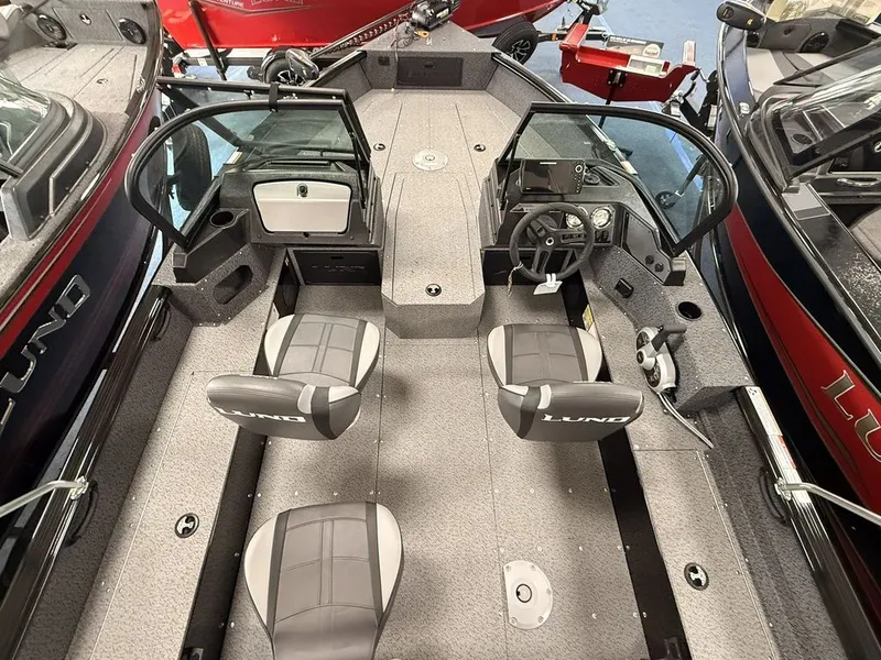 Slide: The Image of Lund 1700 Explorer Sport 2026 - 5