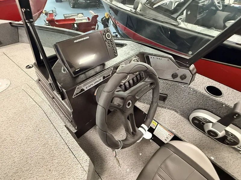 Slide: The Image of Lund 1700 Explorer Sport 2026 - 7