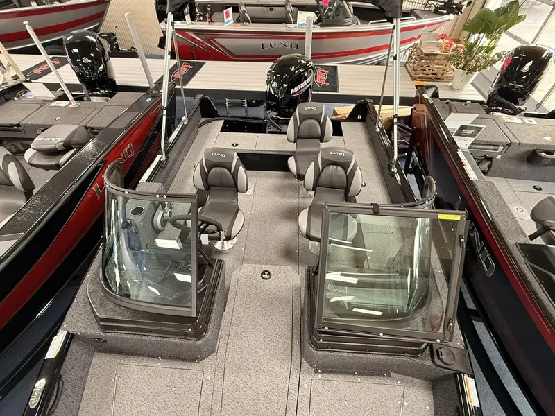 Slide: The Image of Lund 1700 Explorer Sport 2026 - 8